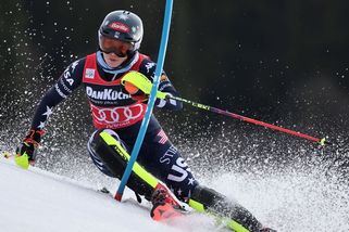 Shiffrinová vede po prvním kole s velkým náskokem poslední slalom sezony - Sport.cz